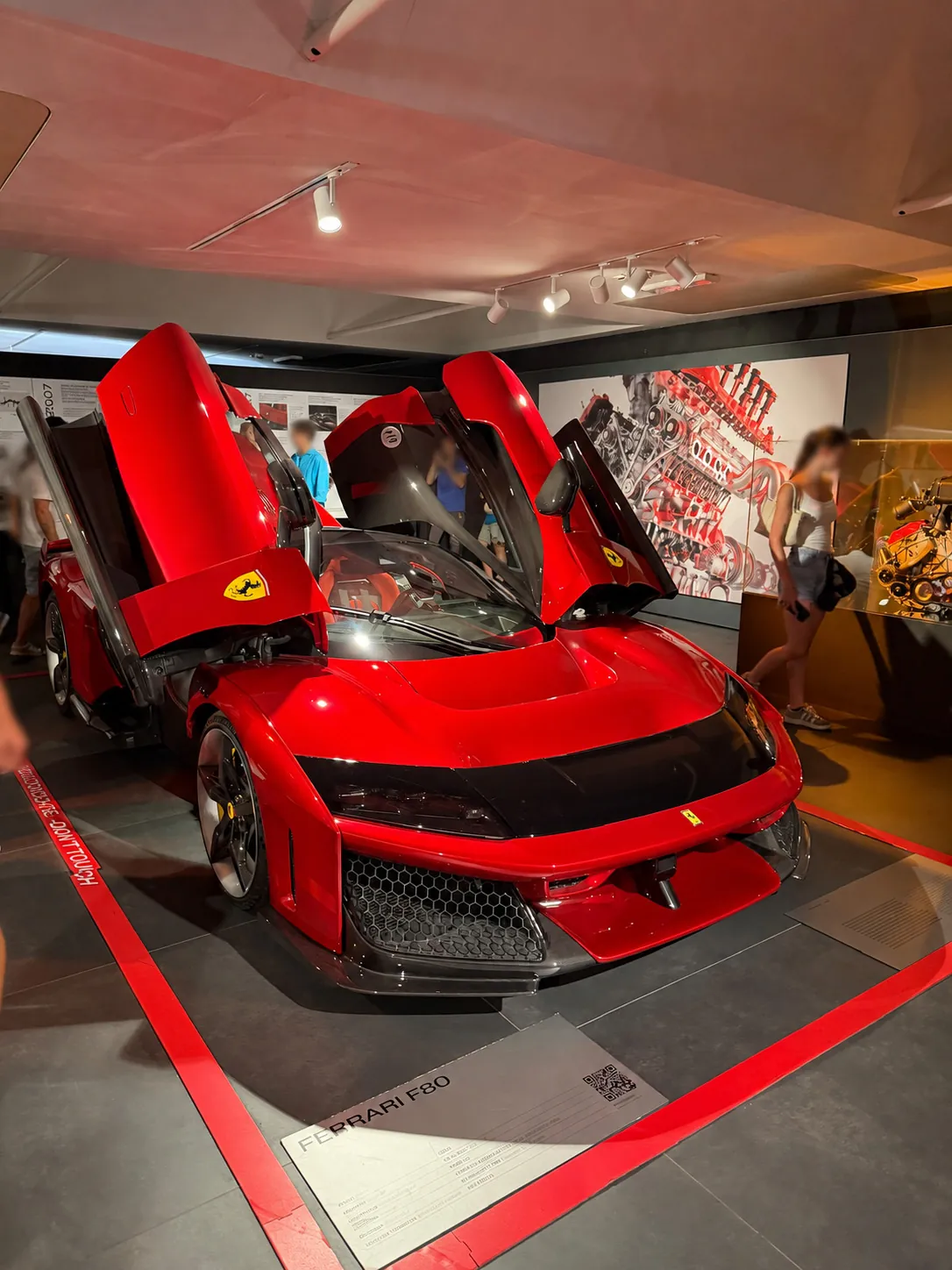 Museo Ferrari de Maranello : le cheval cabré, de la route à la piste
