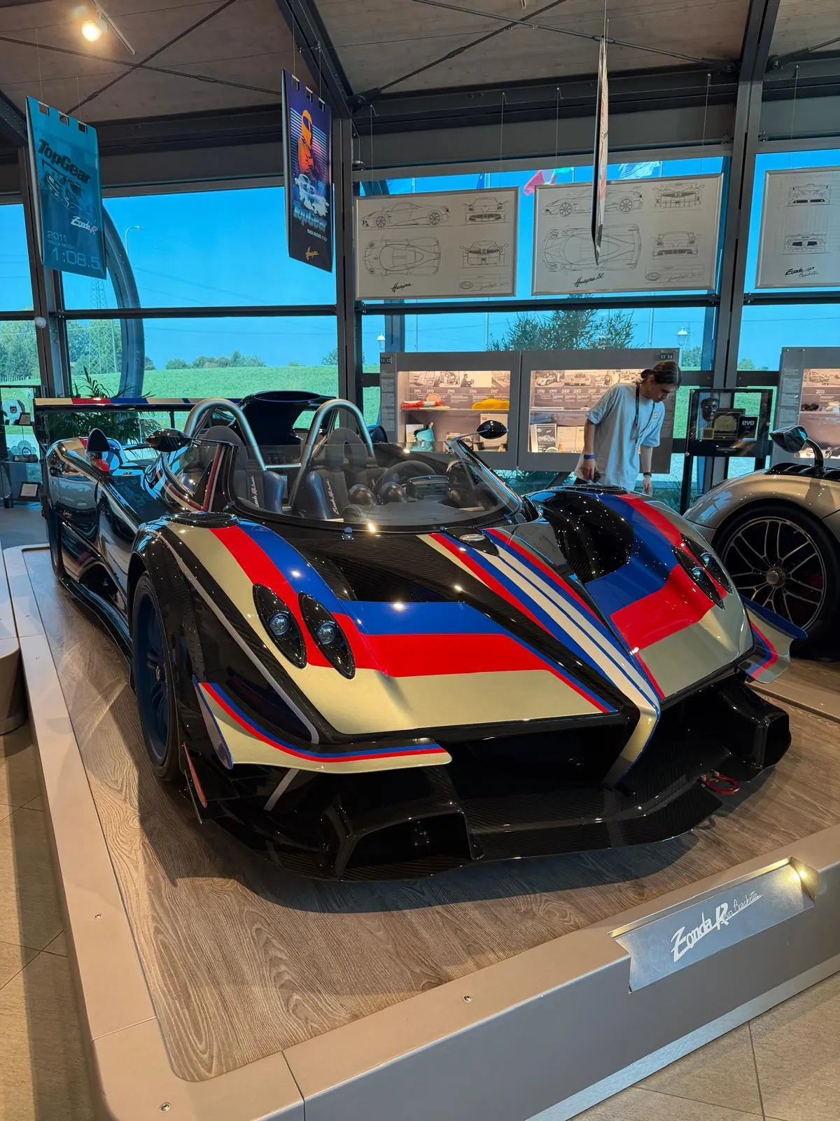 Pagani Zonda HP Barchetta, pare-brise réduit