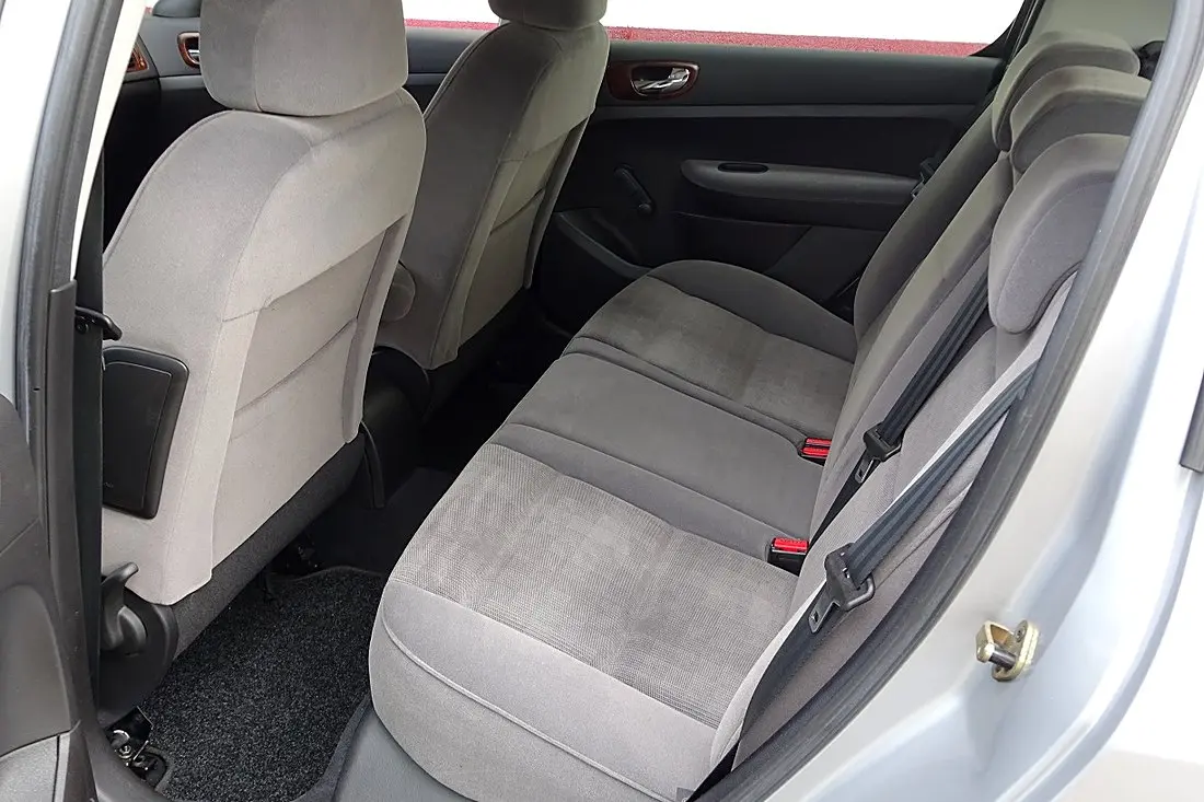 Banquette arrière d'une Peugeot 307